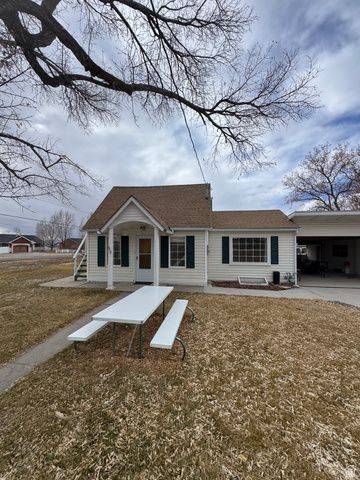 692 S 300 W, Mt Pleasant, UT 84647