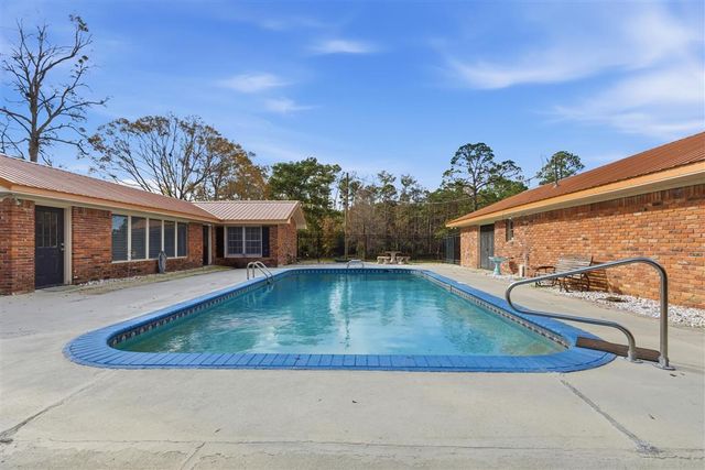 1015 S Texas Street, Deridder, LA 70634