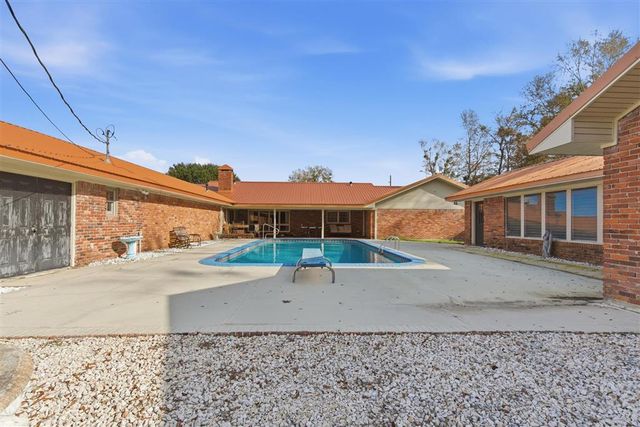 1015 S Texas Street, Deridder, LA 70634