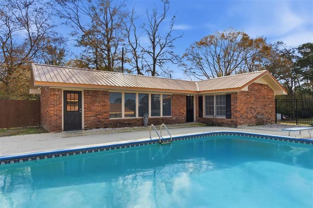 1015 S Texas Street, Deridder, LA 70634