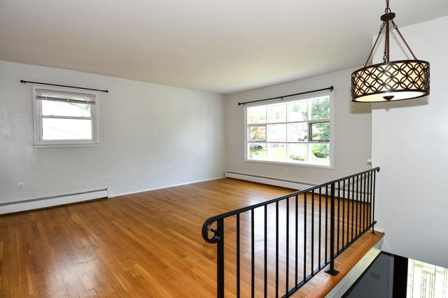 14716 DUNBAR LN, Woodbridge, VA 22193