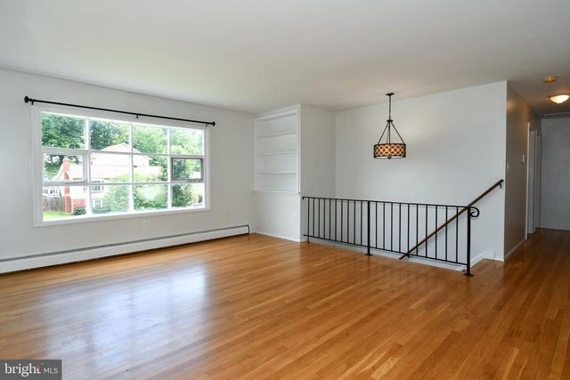 14716 DUNBAR LN, Woodbridge, VA 22193