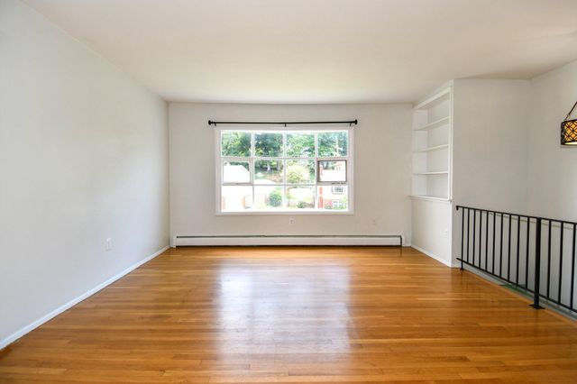 14716 DUNBAR LN, Woodbridge, VA 22193
