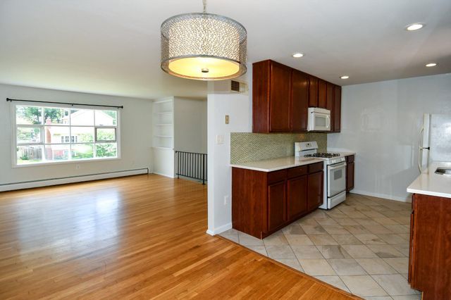 14716 DUNBAR LN, Woodbridge, VA 22193