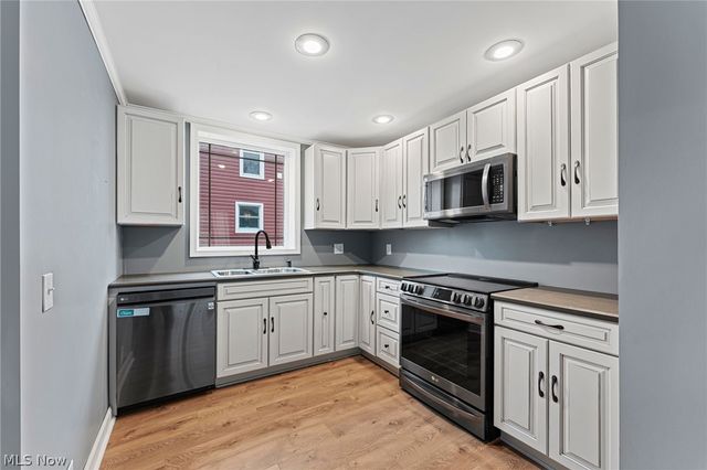 1123 W 6th Street, Lorain, OH 44052