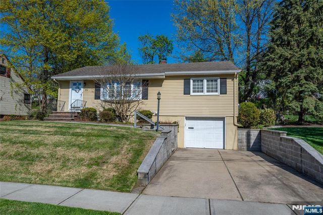 60 Sutton Avenue, Totowa, NJ 07512