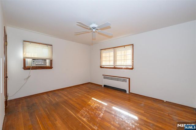 60 Sutton Avenue, Totowa, NJ 07512