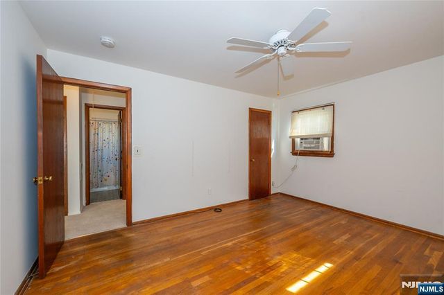 60 Sutton Avenue, Totowa, NJ 07512