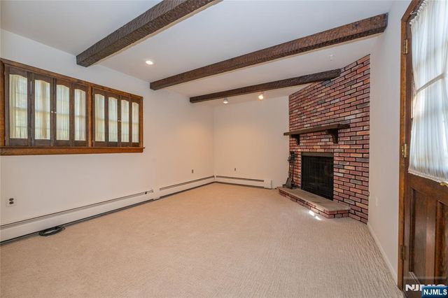 60 Sutton Avenue, Totowa, NJ 07512