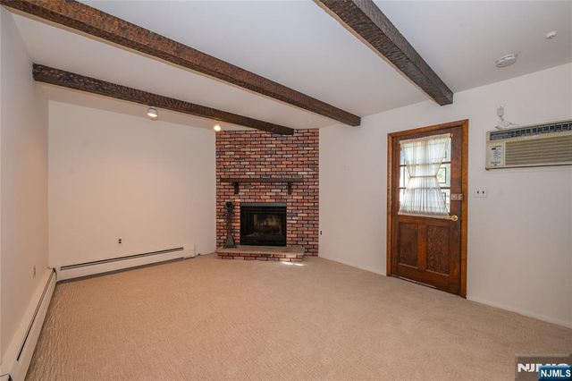 60 Sutton Avenue, Totowa, NJ 07512