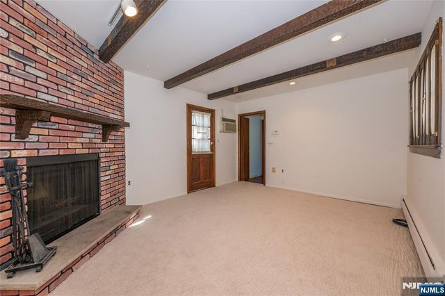 60 Sutton Avenue, Totowa, NJ 07512