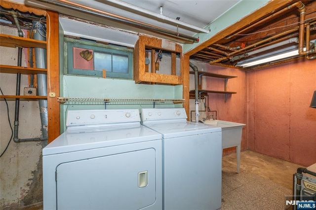 60 Sutton Avenue, Totowa, NJ 07512