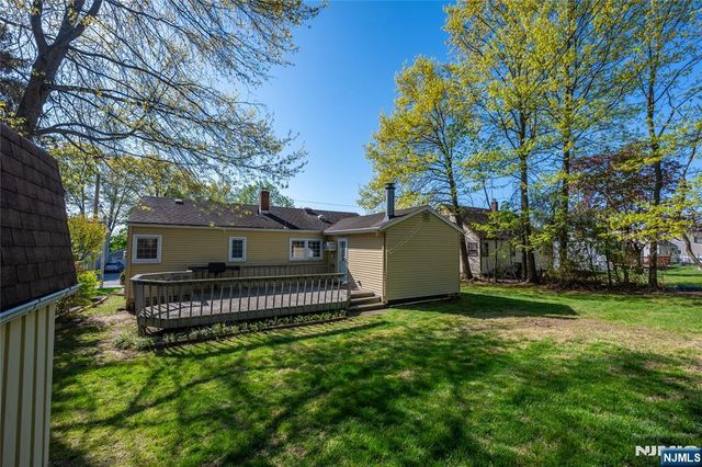 60 Sutton Avenue, Totowa, NJ 07512