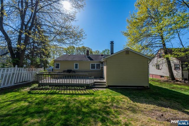 60 Sutton Avenue, Totowa, NJ 07512