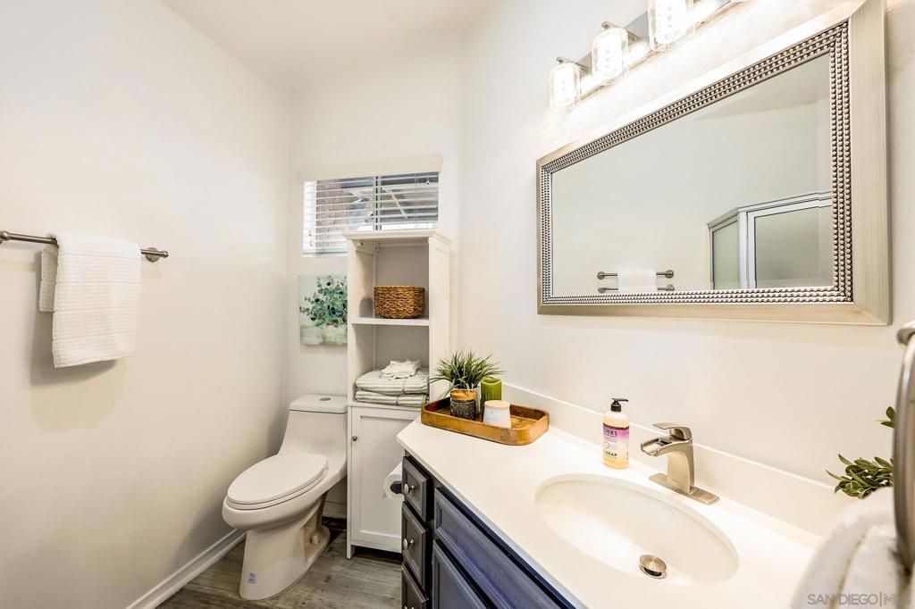 Image 10 of property listing at 7390 Mission Trails 94, Santee, CA 92071
