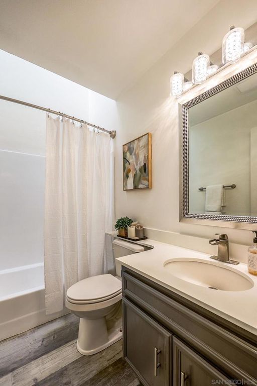 Image 15 of property listing at 7390 Mission Trails 94, Santee, CA 92071