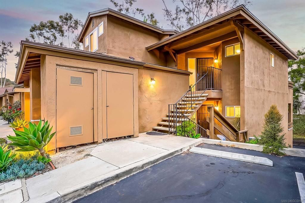 Image 17 of property listing at 7390 Mission Trails 94, Santee, CA 92071