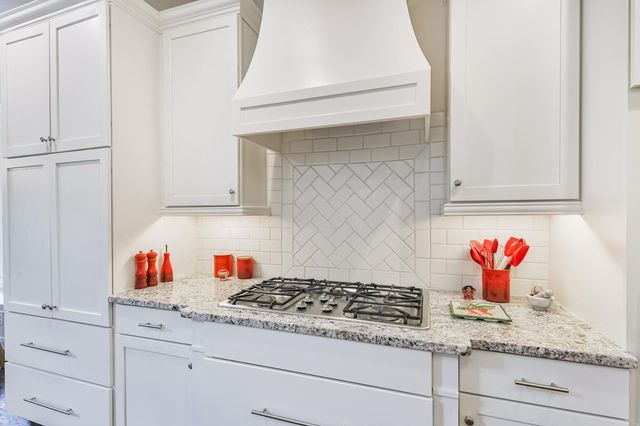 6 S Wheatleigh Drive, Tomball, TX 77375