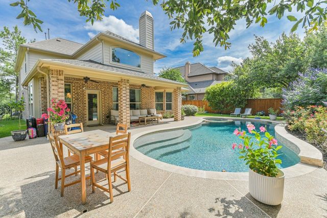 6 S Wheatleigh Drive, Tomball, TX 77375
