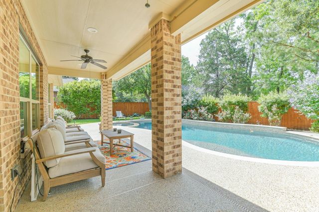 6 S Wheatleigh Drive, Tomball, TX 77375