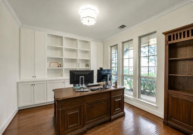 6 S Wheatleigh Drive, Tomball, TX 77375