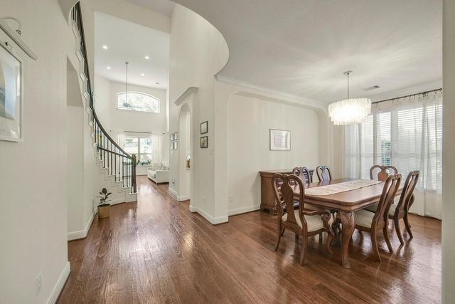 6 S Wheatleigh Drive, Tomball, TX 77375