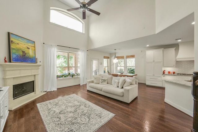 6 S Wheatleigh Drive, Tomball, TX 77375
