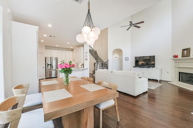 6 S Wheatleigh Drive, Tomball, TX 77375