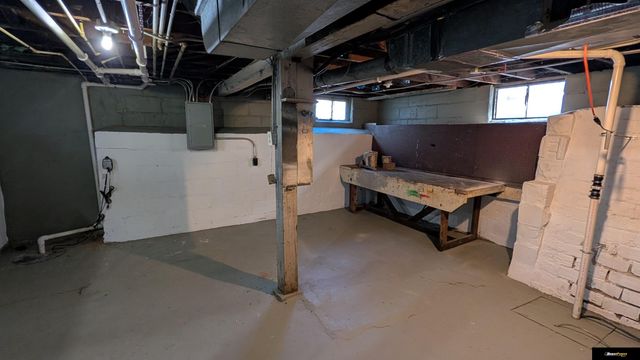 1944 S 11 Street, Omaha, NE 68108