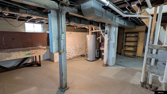 1944 S 11 Street, Omaha, NE 68108