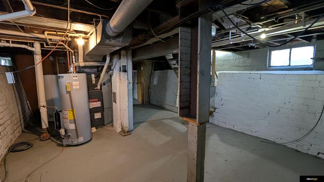 1944 S 11 Street, Omaha, NE 68108