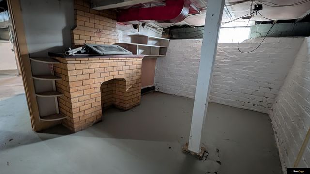 1944 S 11 Street, Omaha, NE 68108