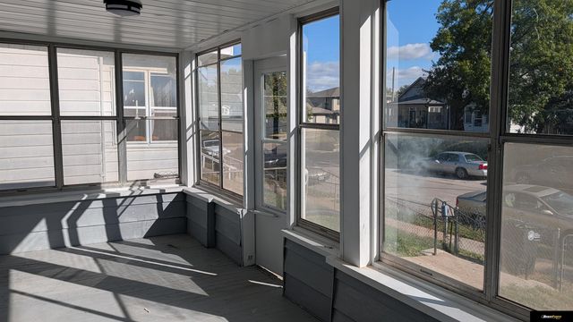 1944 S 11 Street, Omaha, NE 68108