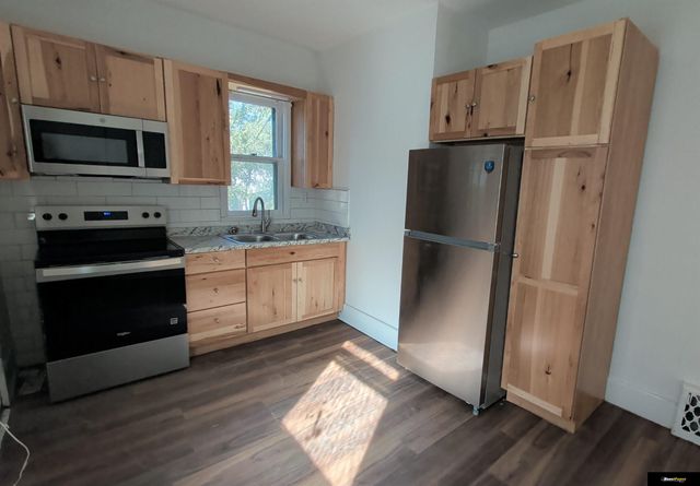 1944 S 11 Street, Omaha, NE 68108