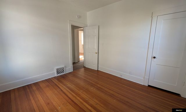 1944 S 11 Street, Omaha, NE 68108