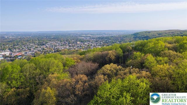 4825 South Mountain Drive, Upper Milford Twp, PA 18049