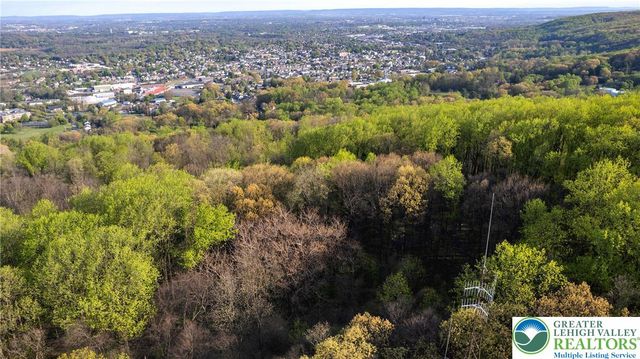 4825 South Mountain Drive, Upper Milford Twp, PA 18049