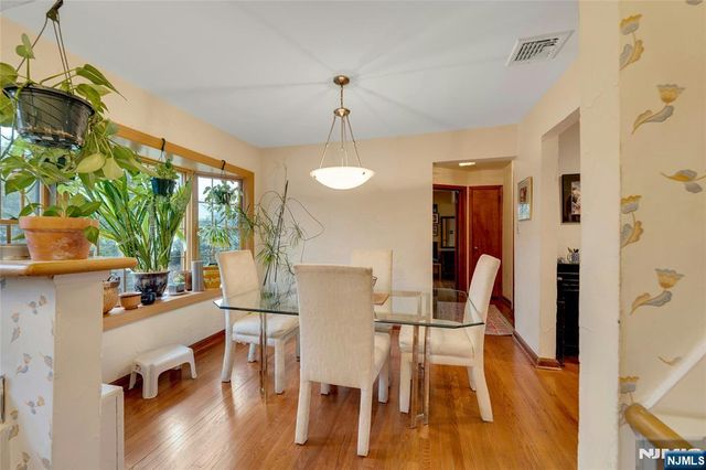 460 Maple Avenue, Twp Of Washington, NJ 07676