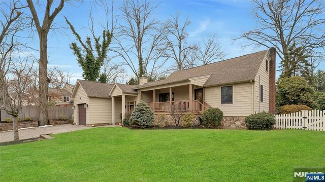 460 Maple Avenue, Twp Of Washington, NJ 07676