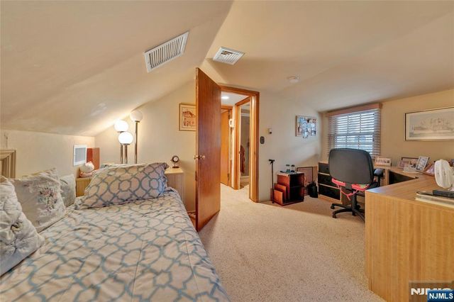 460 Maple Avenue, Twp Of Washington, NJ 07676