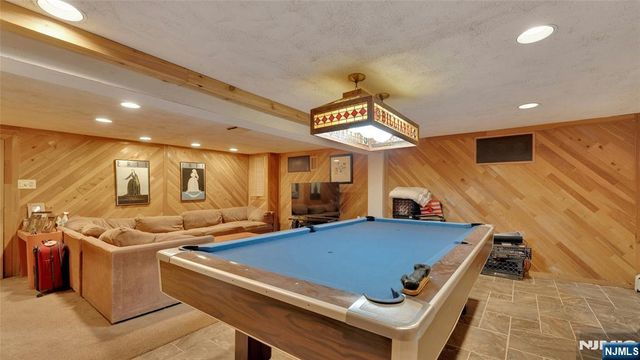 460 Maple Avenue, Twp Of Washington, NJ 07676