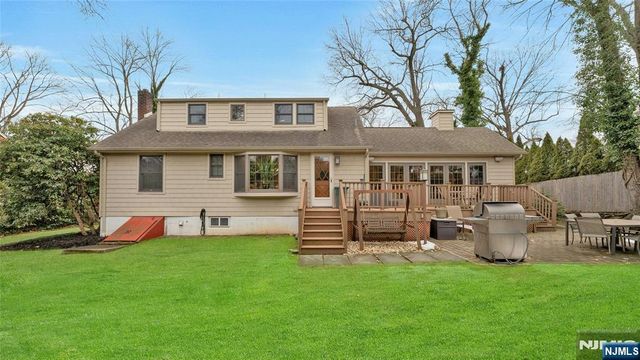 460 Maple Avenue, Twp Of Washington, NJ 07676
