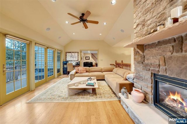 460 Maple Avenue, Twp Of Washington, NJ 07676