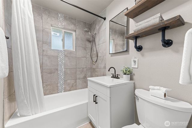 12004 Lake City Boulevard SW, Lakewood, WA 98498