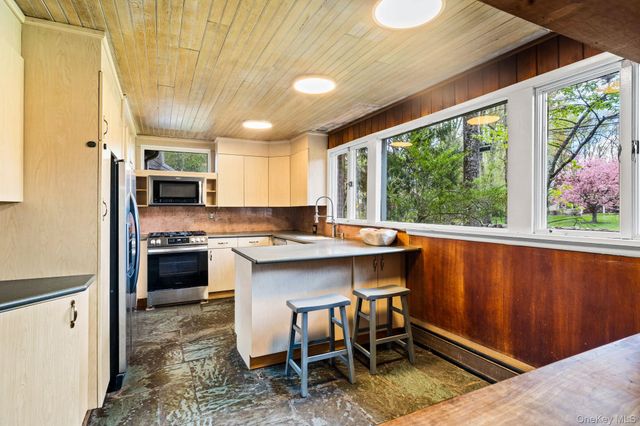 230 Sickletown Road, West Nyack, NY 10994