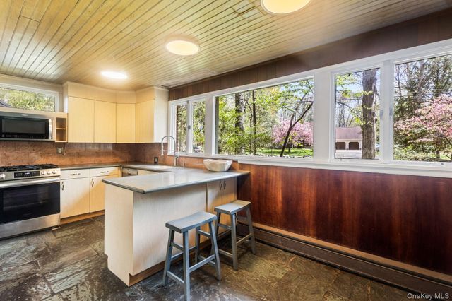 230 Sickletown Road, West Nyack, NY 10994