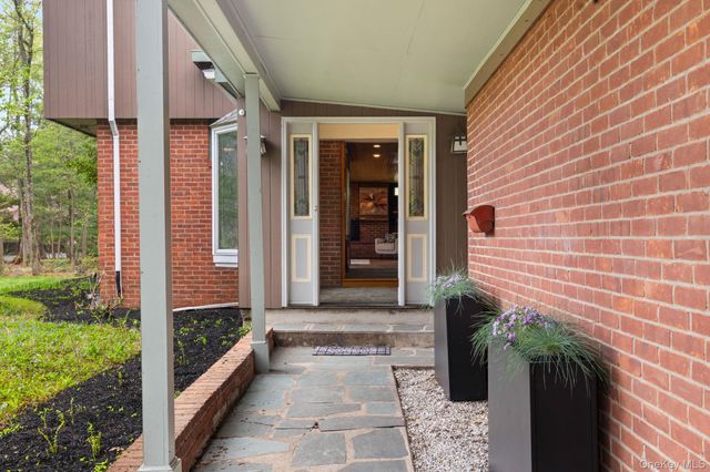 230 Sickletown Road, West Nyack, NY 10994