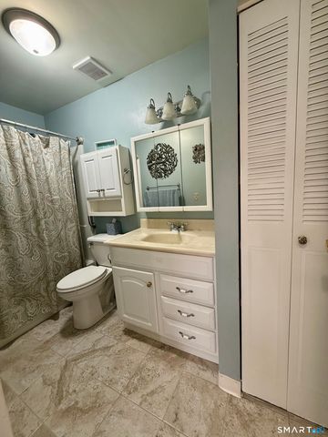 6 Stonegate Circle A, Branford, CT 06405