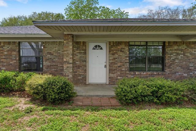 1518 County Road 307, El Campo, TX 77437