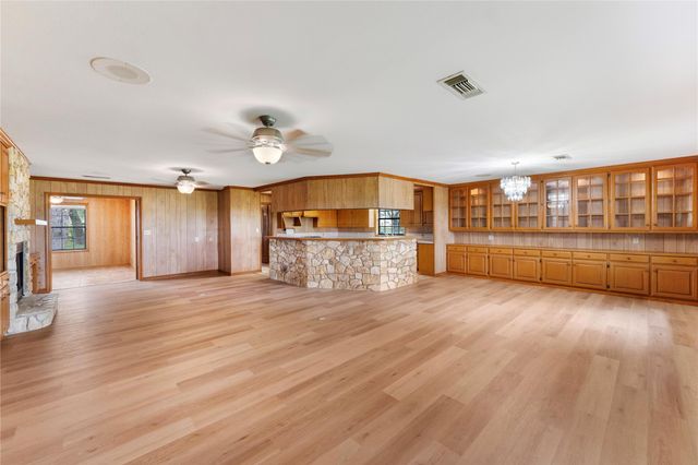 1518 County Road 307, El Campo, TX 77437